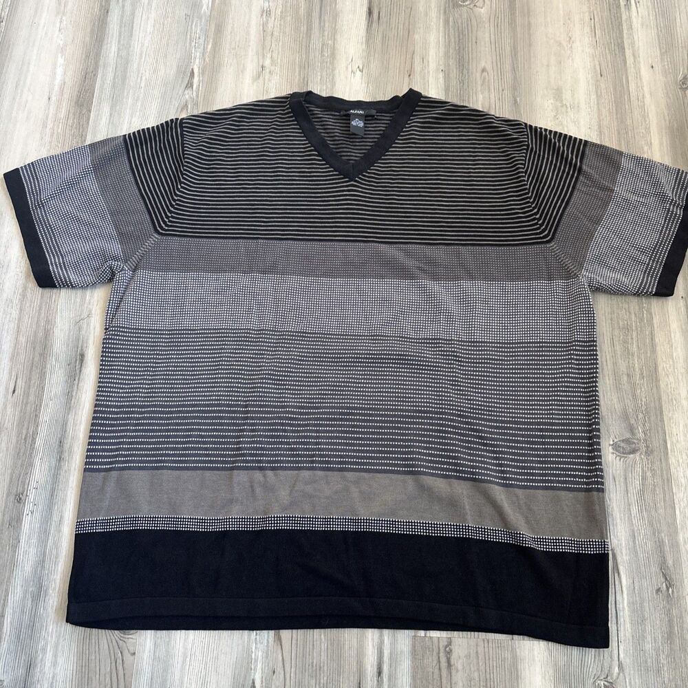 Alfani Men’s 70% Silk Striped Shirt V Neck Short Sleeved Size XL